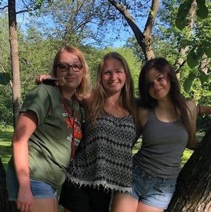 Meet your Posher, Elizabeth